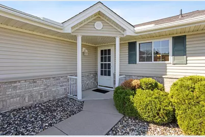 745 Sterling Court, Mahtomedi, MN 55115 - Photo 10