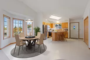 745 Sterling Ct, Mahtomedi, MN 55115 - Photo 1