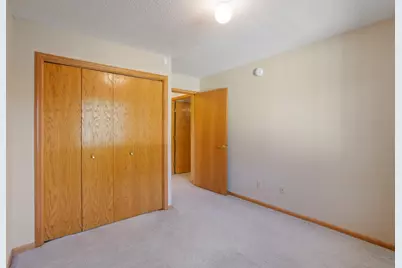 745 Sterling Court, Mahtomedi, MN 55115 - Photo 20