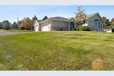 745 Sterling Court, Mahtomedi, MN 55115 - Photo 12