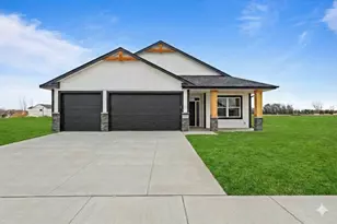 630 7th Ave NE, Isanti, MN 55040 - Photo 1