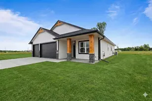 630 7th Ave NE, Isanti, MN 55040 - Photo 2