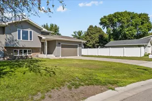 1403 12th N, Wahpeton,  58075 - Photo 4