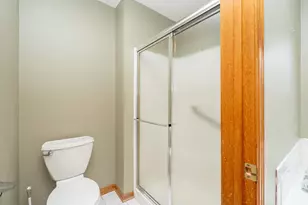 910 Deercreek Pkwy, Belle Plaine, MN 56011 - Photo 16