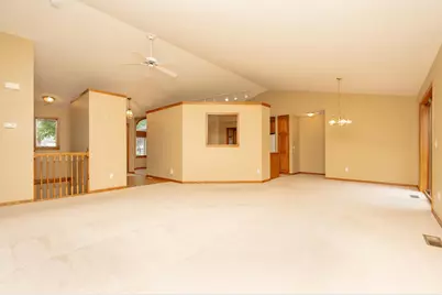 910 Deercreek Parkway, Belle Plaine, MN 56011 - Photo 6