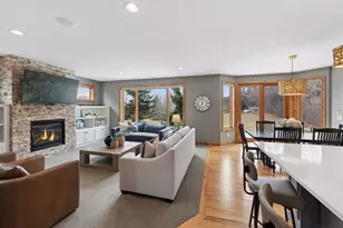 1072 Symphony Ln, Chaska, MN 55318 - Photo 6