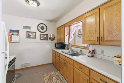 809 3rd Street SW, Waseca, MN 56093 - Photo 6