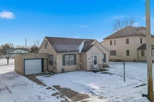 809 3rd St SW, Waseca, MN 56093 - Photo 1