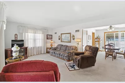 809 3rd Street SW, Waseca, MN 56093 - Photo 2