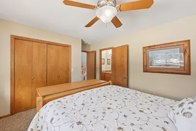 6806 Aldrich Avenue N, Brooklyn Center, MN 55430 - Photo 38