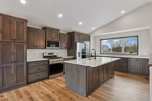 21423 Cottonwood St NW, Oak Grove, MN 55448 - Photo 2