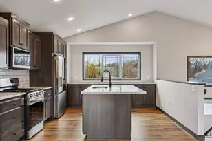 21423 Cottonwood St NW, Oak Grove, MN 55448 - Photo 18