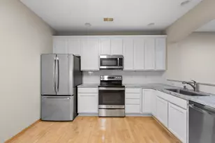 8014 Golden Valley Rd, Golden Valley, MN 55427 - Photo 20