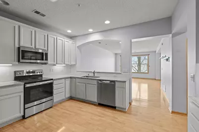 8014 Golden Valley Road, Golden Valley, MN 55427 - Photo 10