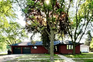 424 S Gaulke St, Appleton, MN 56208 - Photo 1