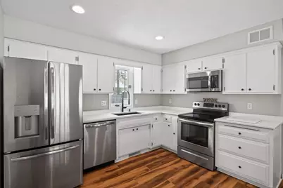 7148 Glenross Road, Woodbury, MN 55125 - Photo 6