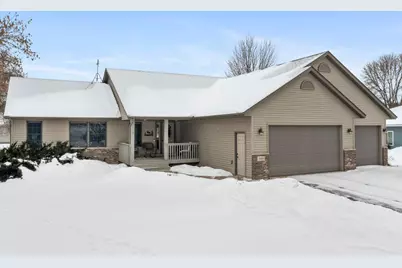 509 9th Street SW, Braham, MN 55006 - Photo 2