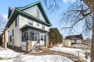 1121 Hague Ave, Saint Paul, MN 55104 - Photo 2