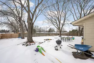 814 Fireside Dr, Apple Valley, MN 55124 - Photo 22