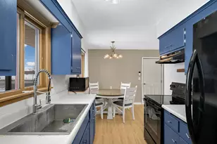 814 Fireside Dr, Apple Valley, MN 55124 - Photo 4