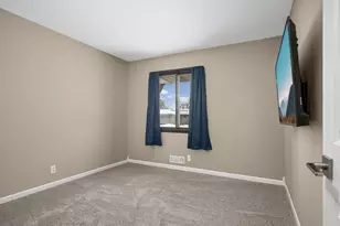 814 Fireside Dr, Apple Valley, MN 55124 - Photo 12