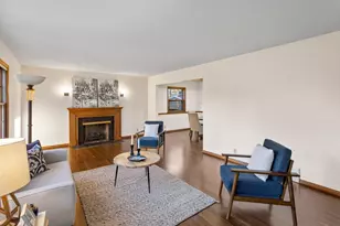 101 Heritage Cir N, Burnsville, MN 55337 - Photo 4