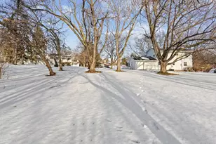 101 Heritage Cir N, Burnsville, MN 55337 - Photo 20