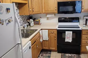 912 Hawthorne St, Alexandria, MN 56308 - Photo 1