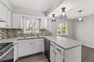 571 N Montgomery Ave, Le Center, MN 56057 - Photo 4