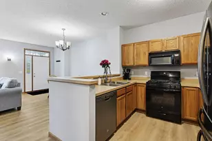 1976 Clover Ridge Dr, Chaska, MN 55318 - Photo 6