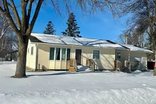 605 3rd St NW, Wadena, MN 56482 - Photo 2