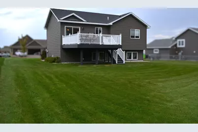 1642 Beaver Way, New Richmond, WI 54017 - Photo 2