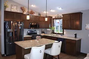 1642 Beaver Way, New Richmond, WI 54017 - Photo 8