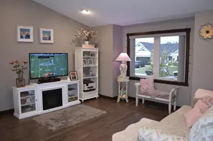 1642 Beaver Way, New Richmond, WI 54017 - Photo 6