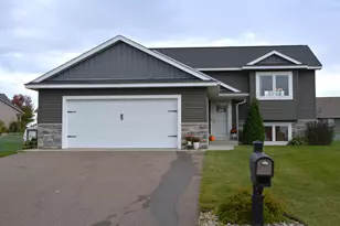 1642 Beaver Way, New Richmond, WI 54017 - Photo 32