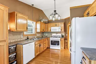 7876 Isleton Ave S, Cottage Grove, MN 55016 - Photo 10