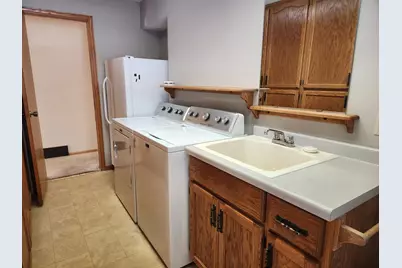 914 Chestnut Court, Saint Cloud, MN 56303 - Photo 4