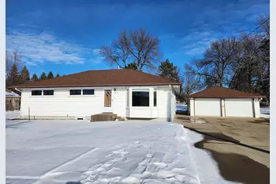 914 Chestnut Court, Saint Cloud, MN 56303 - Photo 1