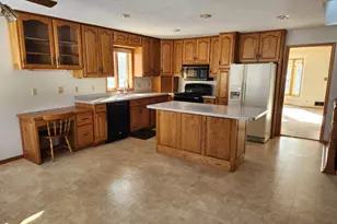 914 Chestnut Ct, Saint Cloud, MN 56303 - Photo 2