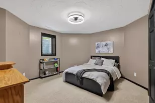 1408 27th St SW, Austin, MN 55912 - Photo 40