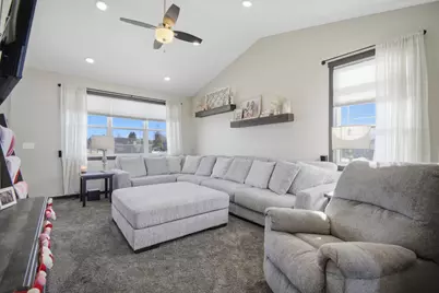 1300 18th Drive NE, Austin, MN 55912 - Photo 4