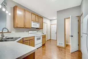 1819 Mockingbird Ave, Shakopee, MN 55379 - Photo 8