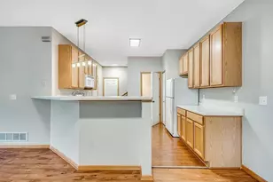 1819 Mockingbird Ave, Shakopee, MN 55379 - Photo 6