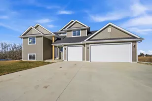 1801 13th Ave NE, Austin, MN 55912 - Photo 2