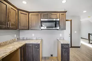 1801 13th Ave NE, Austin, MN 55912 - Photo 14