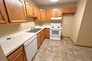 831 Highview Dr, New Richmond, WI 54017 - Photo 4