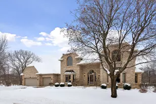 11824 Welters Way, Eden Prairie, MN 55347 - Photo 2