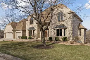 11824 Welters Way, Eden Prairie, MN 55347 - Photo 2