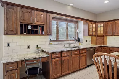 11824 Welters Way, Eden Prairie, MN 55347 - Photo 16