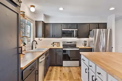 9909 Oakland Avenue S, Bloomington, MN 55420 - Photo 10